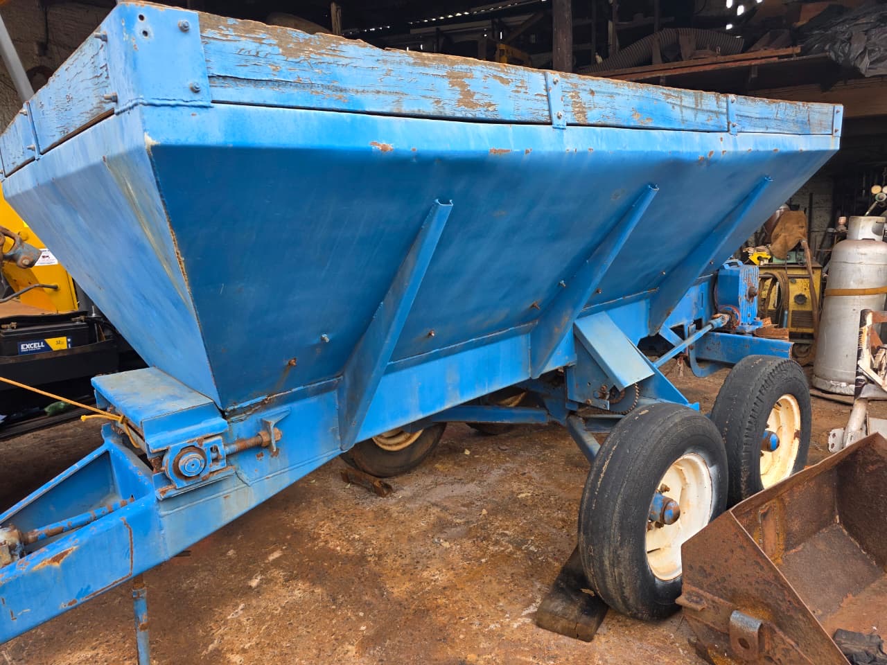Esparramadeira Jan 6000 Kgs