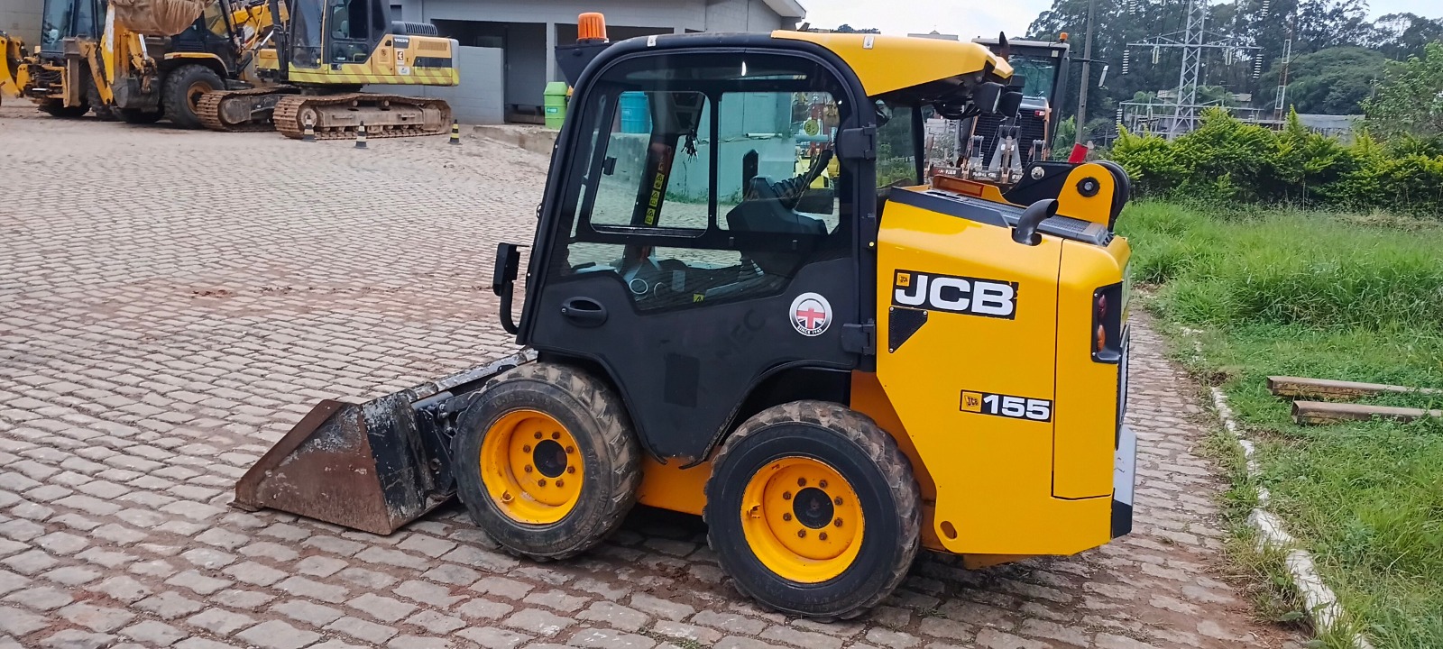 JCB 155 MINICARREGADEIRA 2 a 3T MI00756