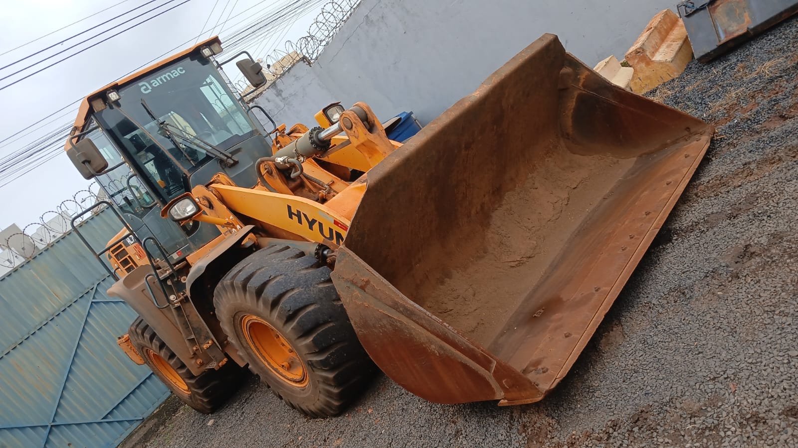 HYUNDAI HL757